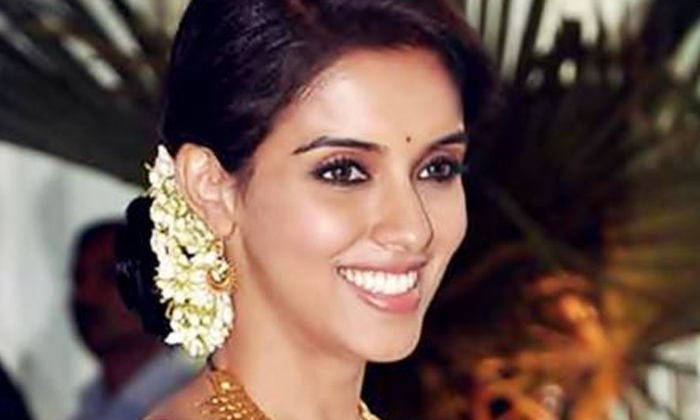 Telugu Actressasin, Ammananna, Asin, Asin Telugu, Queen Kollywood, Asincareer, T