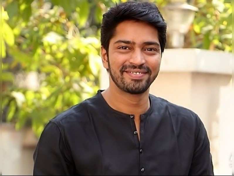  Allari Naresh Fell In Love With That News Reader Do You Know Why He Broke Up, Al-TeluguStop.com