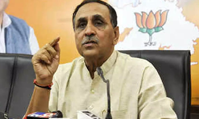  Gujarat Chief Minister Resigns Vijay Rupani, Bjp, Gujarat, Gujarat Chief Minist-TeluguStop.com