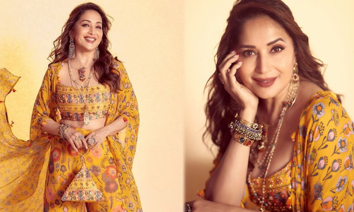 Bollywood Actress Madhuri Dixit Looks Graceful And Elegant In This Pictures  - Actressmadhuri High Resolution Photo