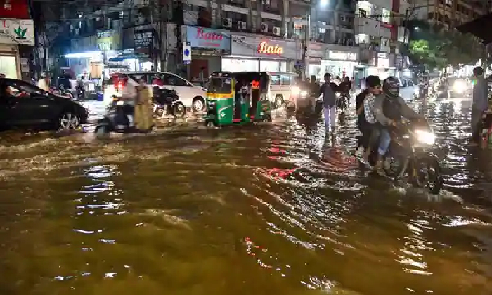 Cyclone Gulab: Heavy rains throw life out of gear in Hyderabad ...