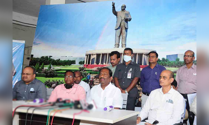  Kcr Is Once Again Using Ambedkar Sentiment., Kcr, Ambedkar Statue, Hussain Sagar-TeluguStop.com