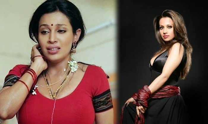 Telugu Flora Saini, Love, Telugu Actress, Teluguactress, Tollywood-Movie