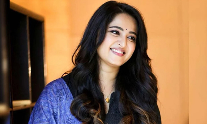 Telugu Anushka, Anushka Shetty, Bhagamathi, Heroin, Marrige, Official, Size Zero