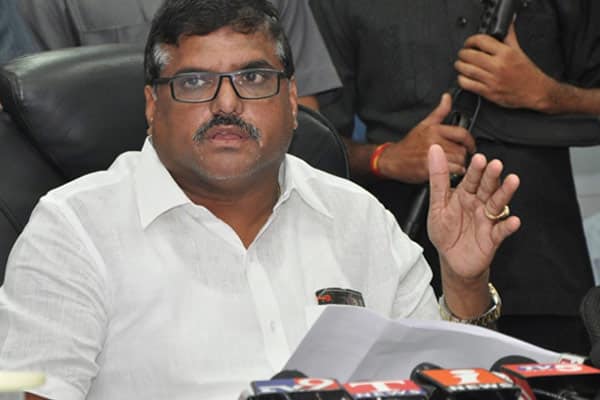  Ap Minister Botsa Satyanarayana Tested Positive For Covid, Ap Minister Botsa Sat-TeluguStop.com