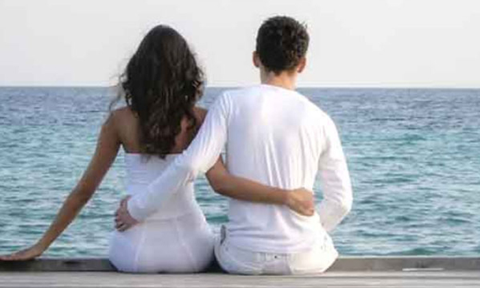  Brirish Couple Tests Covid Positive While She Is On Her Honeymoon, Wife Test Cov-TeluguStop.com