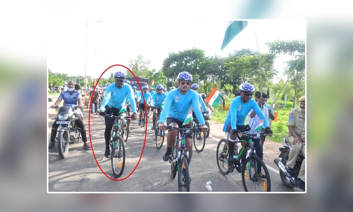  Disabled Crpf Officer Who Embarked On A 2800 Km Long Bicycle Trip,bicycle Tourin-TeluguStop.com