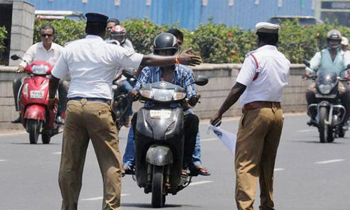  Do You Know About Traffic Rules During Vehicle Stopped By Traffic Police, Traffi-TeluguStop.com