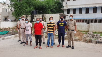  Fake Passport Racket Busted In Delhi, Six Arrested-TeluguStop.com