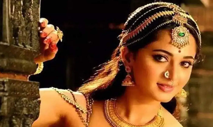  Anushka Shetty Marriage Astrologer Predict Revealed Interesting Things, Anushka-TeluguStop.com