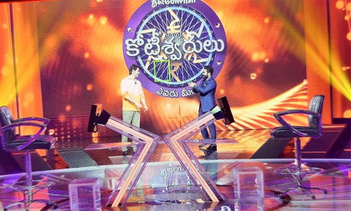  Mahesh Babu Completed Show With Ntr Evaru Meelo Koteeswarulu Show, Mahesh Babu E-TeluguStop.com