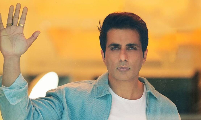  Real Hero Sonu Sood Comments On Corona Third Wave, Sonu Sood, Corona Third Wave,-TeluguStop.com