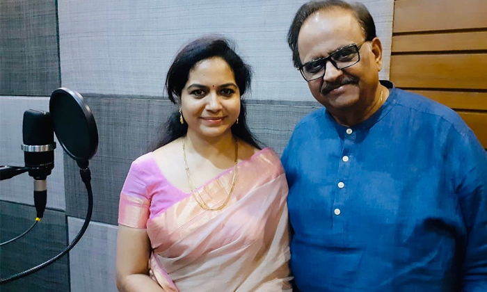  Singer Sunitha Emotional Post On Instagram About Legendary Singer Sp Blaasubrahm-TeluguStop.com