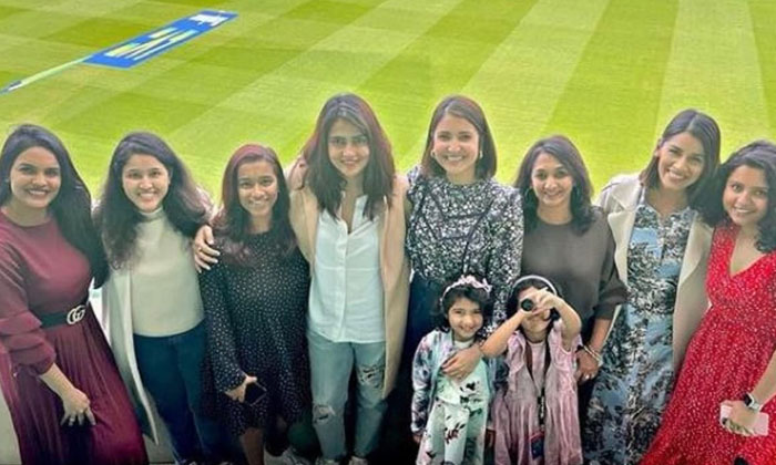  Viral Pic .. Wives Of Indian Cricketers In The Stadium .., Viral Pic, Cricketers-TeluguStop.com