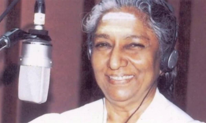  When Legendary Singer Janaki Faced Life Threatening Experience Because Of Sp Bal-TeluguStop.com