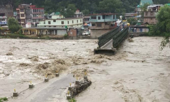 Heavy Rains Trigger Flash Floods In Uttarakhand, 6 Killed-TeluguStop.com