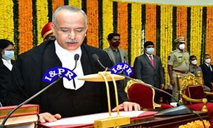  Justice Satish Chandra Sharma Has Been Sworn In As The Chief Justice Of The High-TeluguStop.com