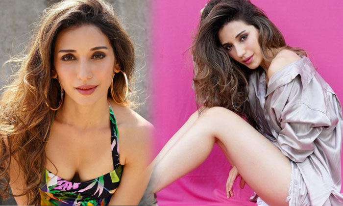 Model Heli Daruwala Sizzling Images-telugu Actress Photos Model Heli Daruwala Sizzling Images -  Helidaruwala High Resolution Photo