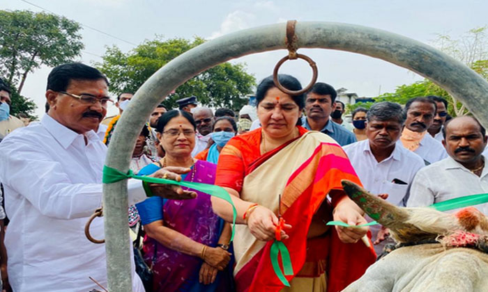  Mrs. Satyavathi Rathod Attending The Inauguration Of The Newly Constructed Tulja-TeluguStop.com