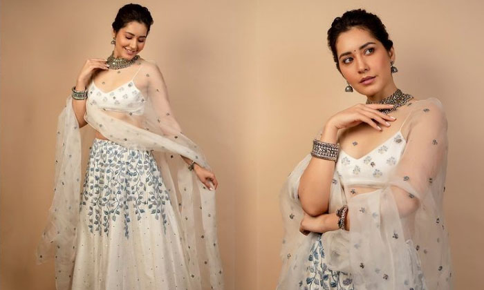 Tollywood Actress Raashii Khanna Looks Stunningly Beautiful In This Pictures-telugu Actress Photos Tollywood Actress Raa High Resolution Photo