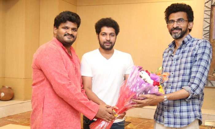  The First Look Of 'vastunna .. Vachchestunna' Released By Kharkammula , Shekar K-TeluguStop.com