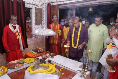  Amid Economic Slowdown, Durga Puja Festivities Grip Ne States  –   Nationa-TeluguStop.com