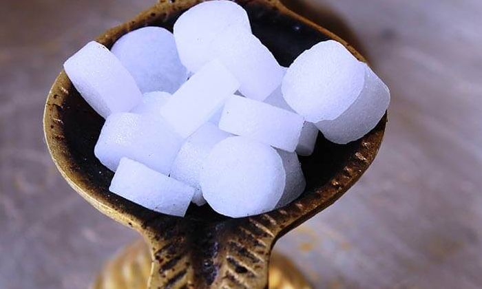  Camphor Beauty Benefits, Carpooram, Beauty Benefits, Coconut Oil, Basil Leaf, Da-TeluguStop.com