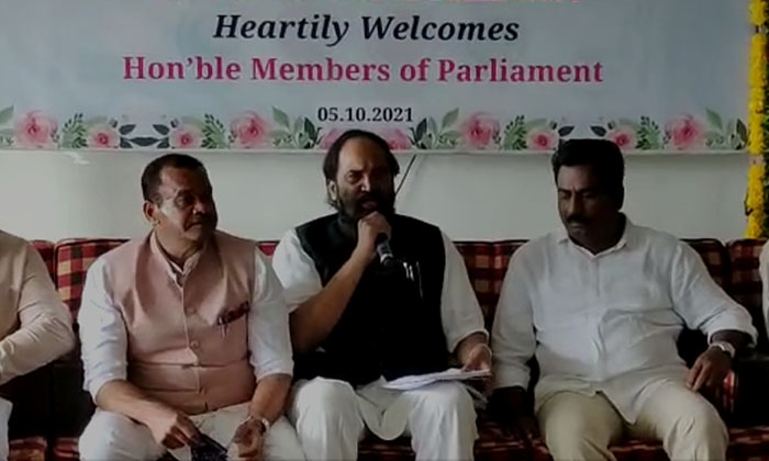  Telangana Mps Meet South Central Railway Gm Gajanan Mallya ..gajanan Mallya,tela-TeluguStop.com