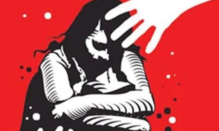  The Girl Was Convinced That The House Would Be Given To Her, Rape, Uthar Pradesh-TeluguStop.com