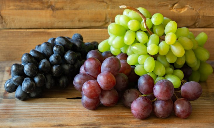  Grapes Helps To Get Rid Of Oily Skin Naturally! Grapes, Oily Skin, Latest News,-TeluguStop.com