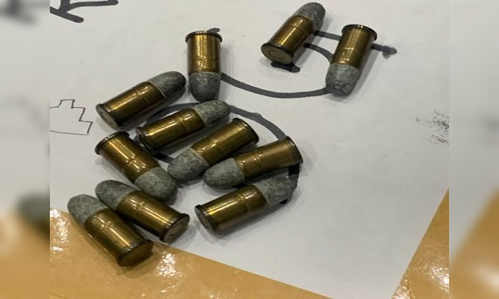  Gun Bullets Found At Vishakapatnam Airport, Gun Bullets Found ,vishakapatnam Air-TeluguStop.com