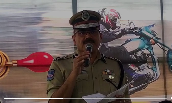  Traffic Rules Must Be Followed By Everyone ... Hyderabad Cp Anjani Kumar  , Hyde-TeluguStop.com