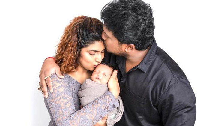  Sameera Son Photo Goes Viral In Social Media,latest Tollywood News-TeluguStop.com