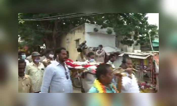  Tdp City Incharge Kotam Reddy Strange Protest Against Jagan Government, Tdp City-TeluguStop.com