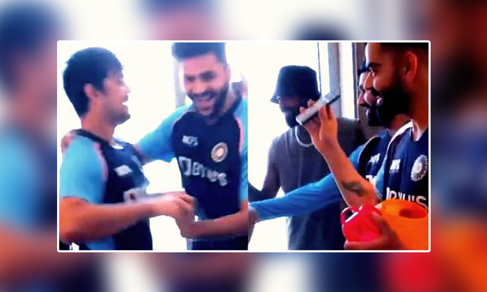  Team India Cricket Players Mesmerizing Indian Fans With Their Dance Steps,team I-TeluguStop.com