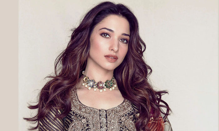  Tollywood Actress Tamanna Got Cheated With Fake Video Of Her In Internet Details-TeluguStop.com