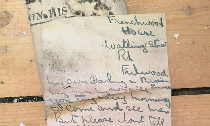  Uk Lady Find Century Old Love Letter Hidden Under House Tiles While Cleaning Hou-TeluguStop.com