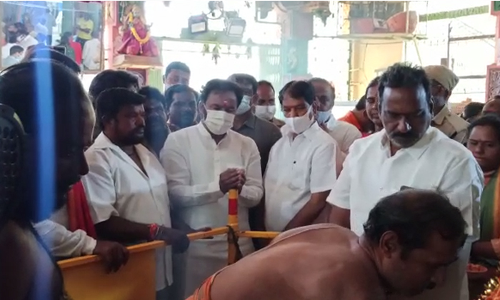  Union Minister Kishan Reddy Special Pooja Rituals In Secuderabad Temples-TeluguStop.com