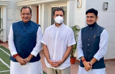  Uttarakhand Minister Yashpal Arya, Son Join Congress  –  Delhi | India  Ne-TeluguStop.com