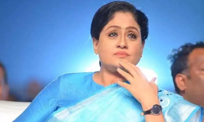  Tollywood Actress Vijayashanti Rare Record In Telugu Film Industry, Tollywood Ac-TeluguStop.com