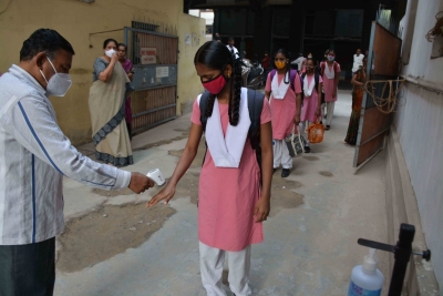  Twelve Students From Jaipur’s Private School Are Positive For Covid-TeluguStop.com