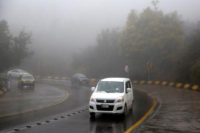  20 People Are Injured When 30 Vehicles Pile Up In Pakistan Because Of Dense Fog-TeluguStop.com