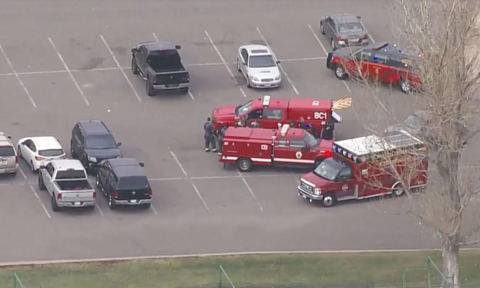  Five Teens Hurt In Shooting Near Us School: Police, Us School,  Aurora, Colorado-TeluguStop.com