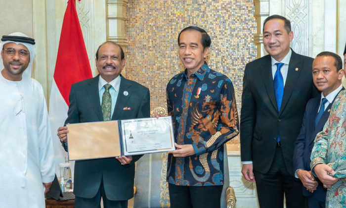  Lulu Group Chairman Yusuff Ali Receives Indonesia's Prima Duta Award,  Yusuff Al-TeluguStop.com