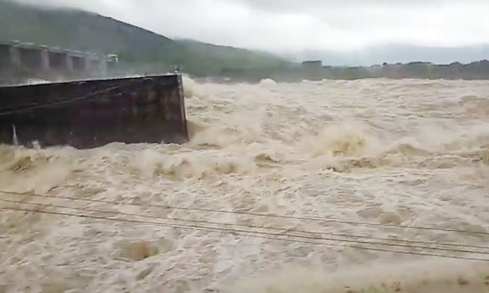  Someshwara Temple Submerged In Flood Water Due To Heavy Inflow Details, Someshwa-TeluguStop.com