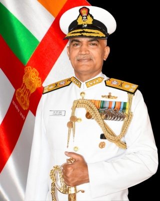  Admiral R. Hari Kumar Assumes The Indian Navy Chief-TeluguStop.com