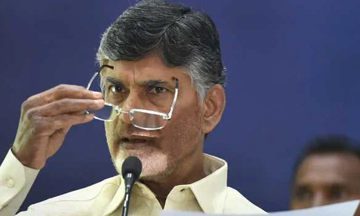  Jagan Who Gained Sympathy In The Crowd With His Tears Jagan, Ysrcp, Ap, Tdp, Bhu-TeluguStop.com