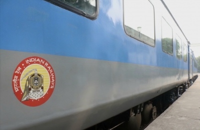  Bomb Hoax Call From Shatabdi Express In Delhi-bound Creates Panic-TeluguStop.com