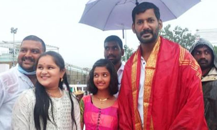  Hero Vishal Visited Tirumala Walk Hero Vishal, Comments Viral, Tirumala, Punitha-TeluguStop.com