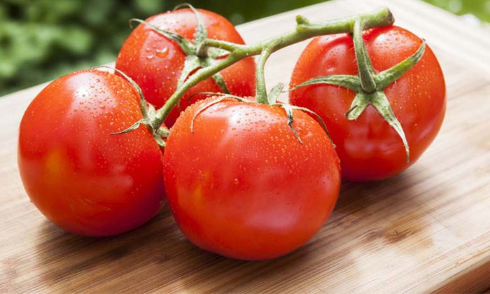  The Amazing Health Benefits Eating Tomatoes Daily-రోజుకో ట‌మాటా తింటే.. ఈ బెనిఫిట్స్ అన్నీ మీవే-Latest News - Telugu-Telugu Tollywood Photo Image-TeluguStop.com